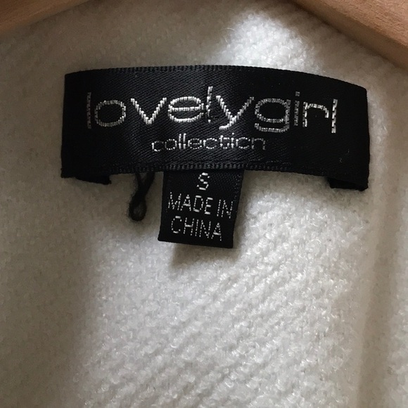 Coat - Picture 3 of 4